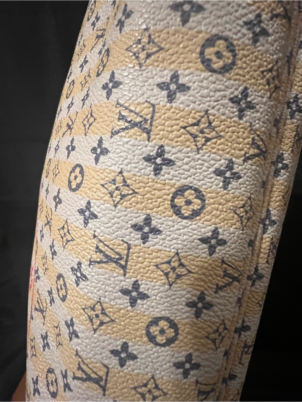 Louis Vuitton Carryall East-West BananaToned Monogram w/ Pink Trunk & Bags Stamp - Picture 10 of 16